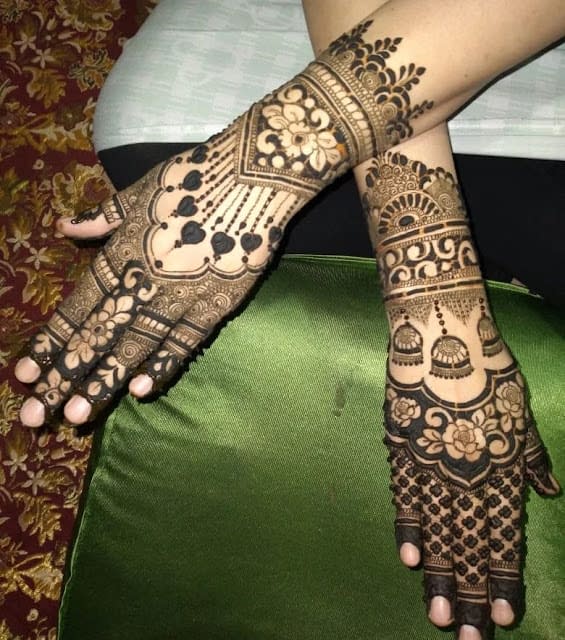 Dulhan Mehndi : मेहंदी हाथों की खूबसूरती