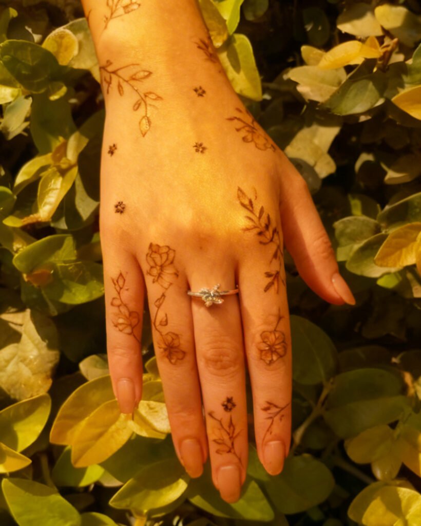 Dark mehndi colour on hands after paste removal