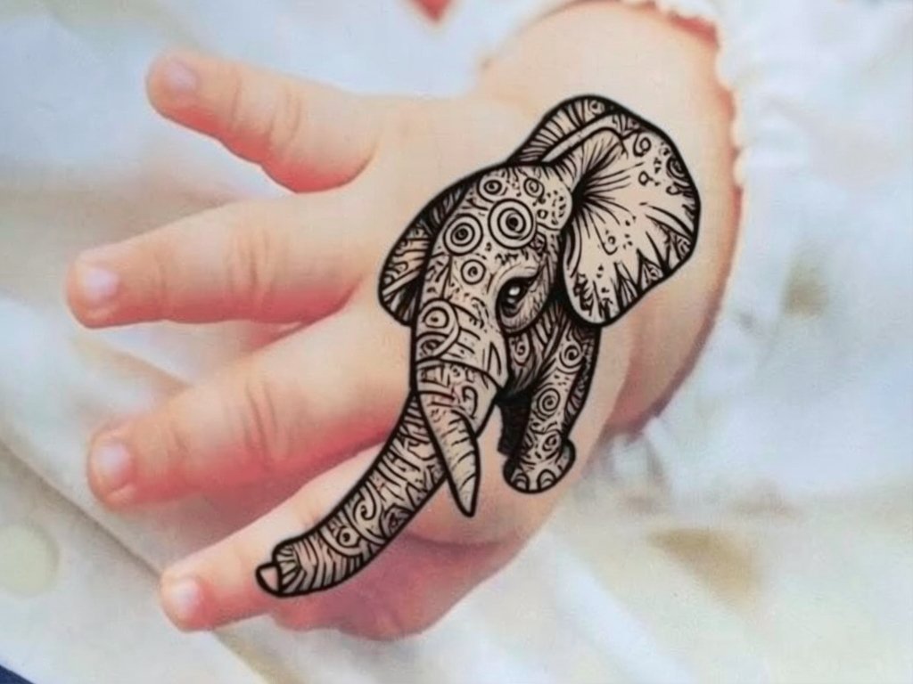 Elephant motif with ordinary elements