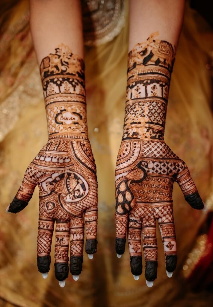 new simple mehndi design trends 2026