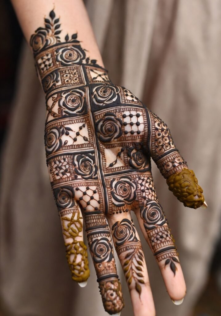 simple mehndi designs for hands