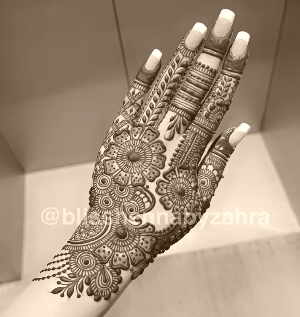 back hand simple mehndi designs