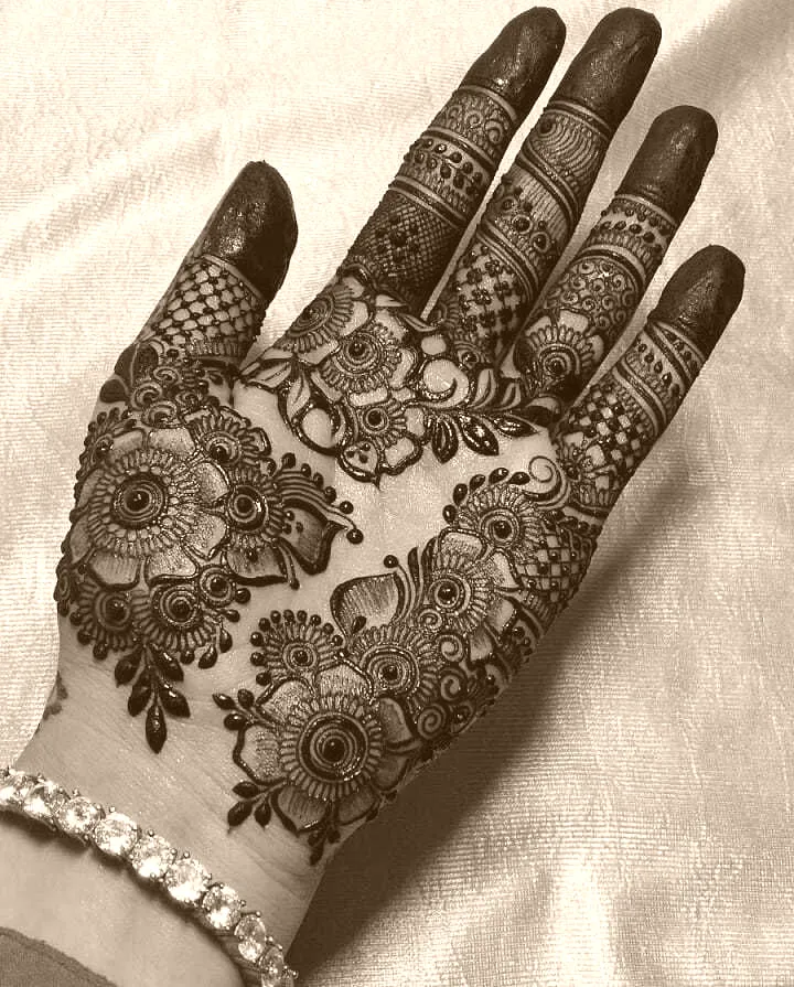 beginner cute simple mehndi designs for front hands