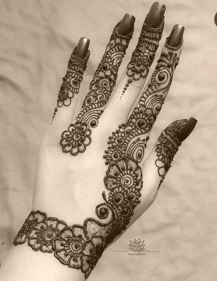 mehndi design simple