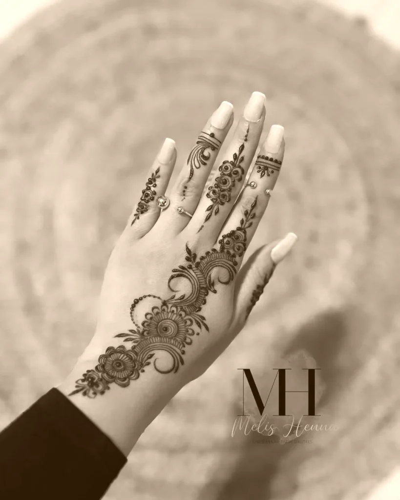 mehndi design simple