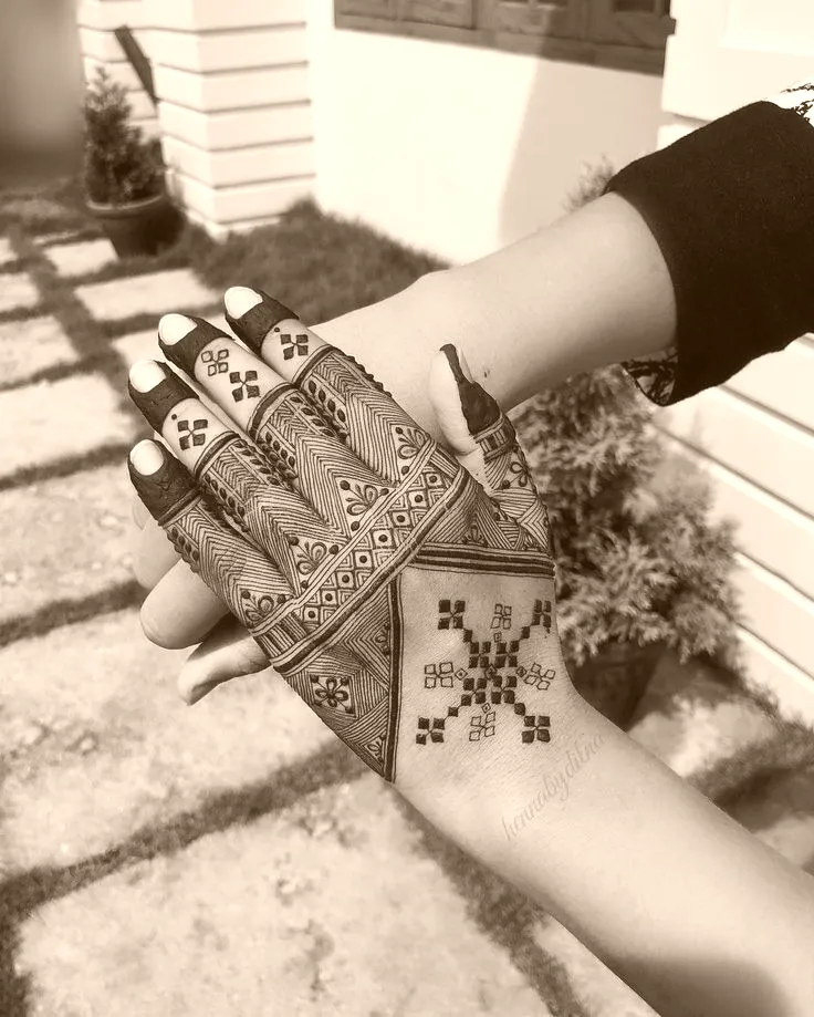 easy arabic mehndi design