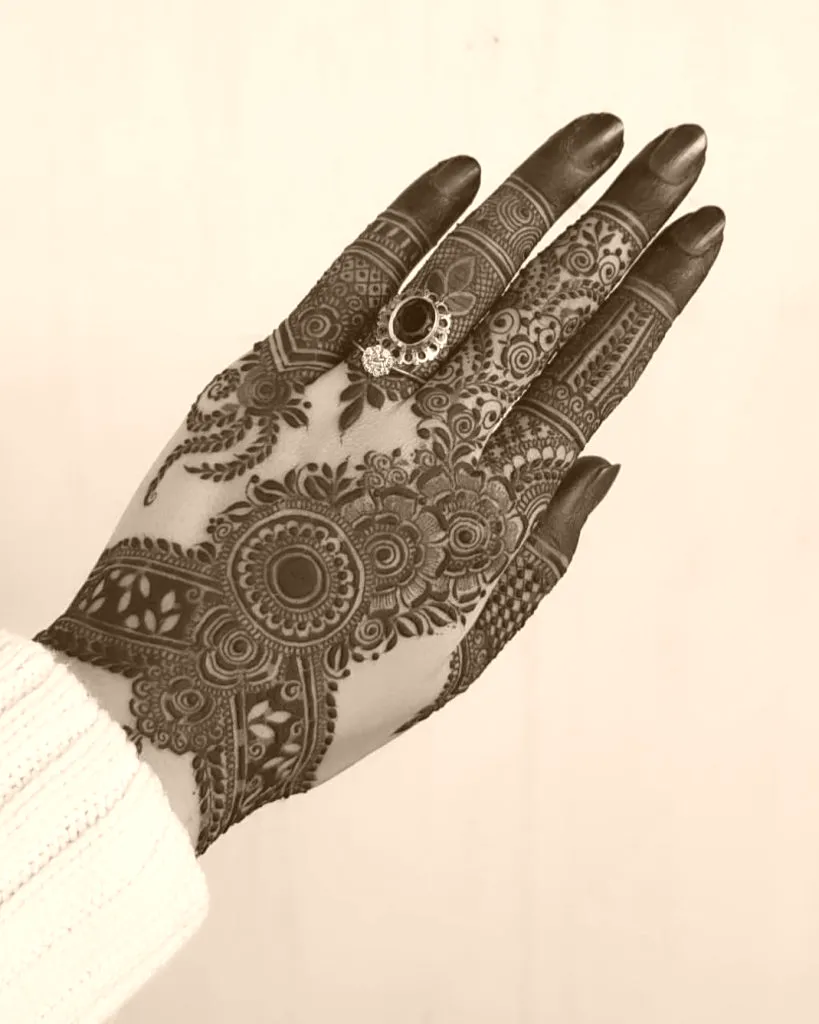 mehndi easy design​ 