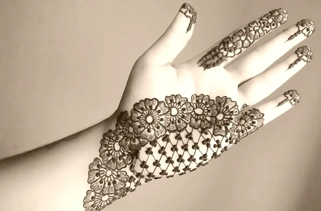 easy back hand mehndi design