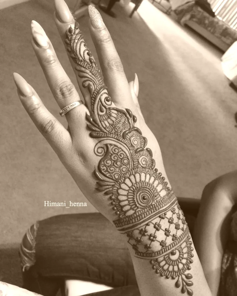 mehndi design simple